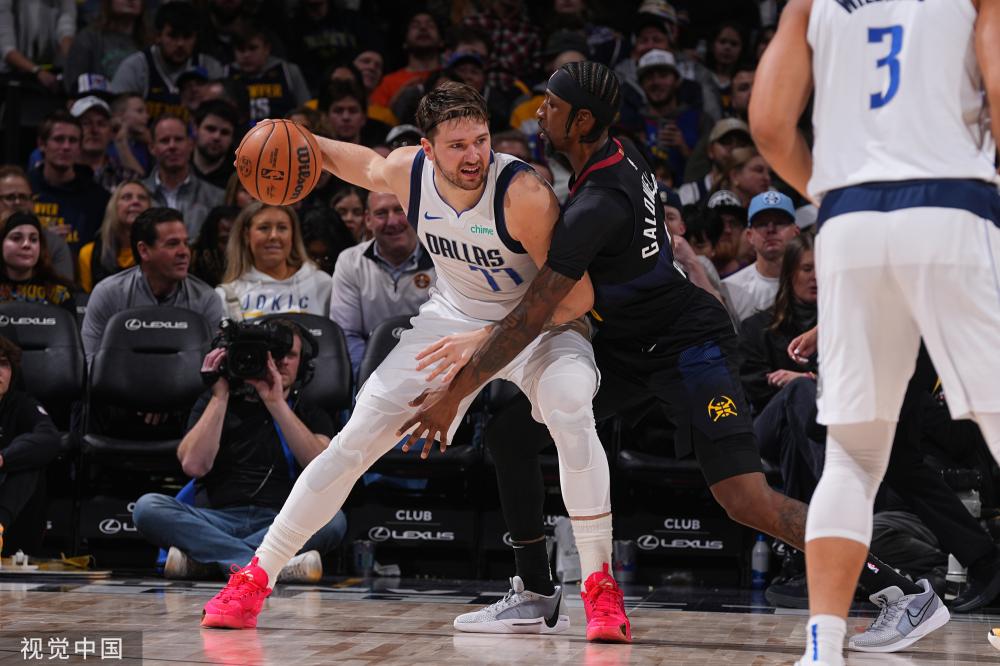 眾多與年輕 眾多與年輕